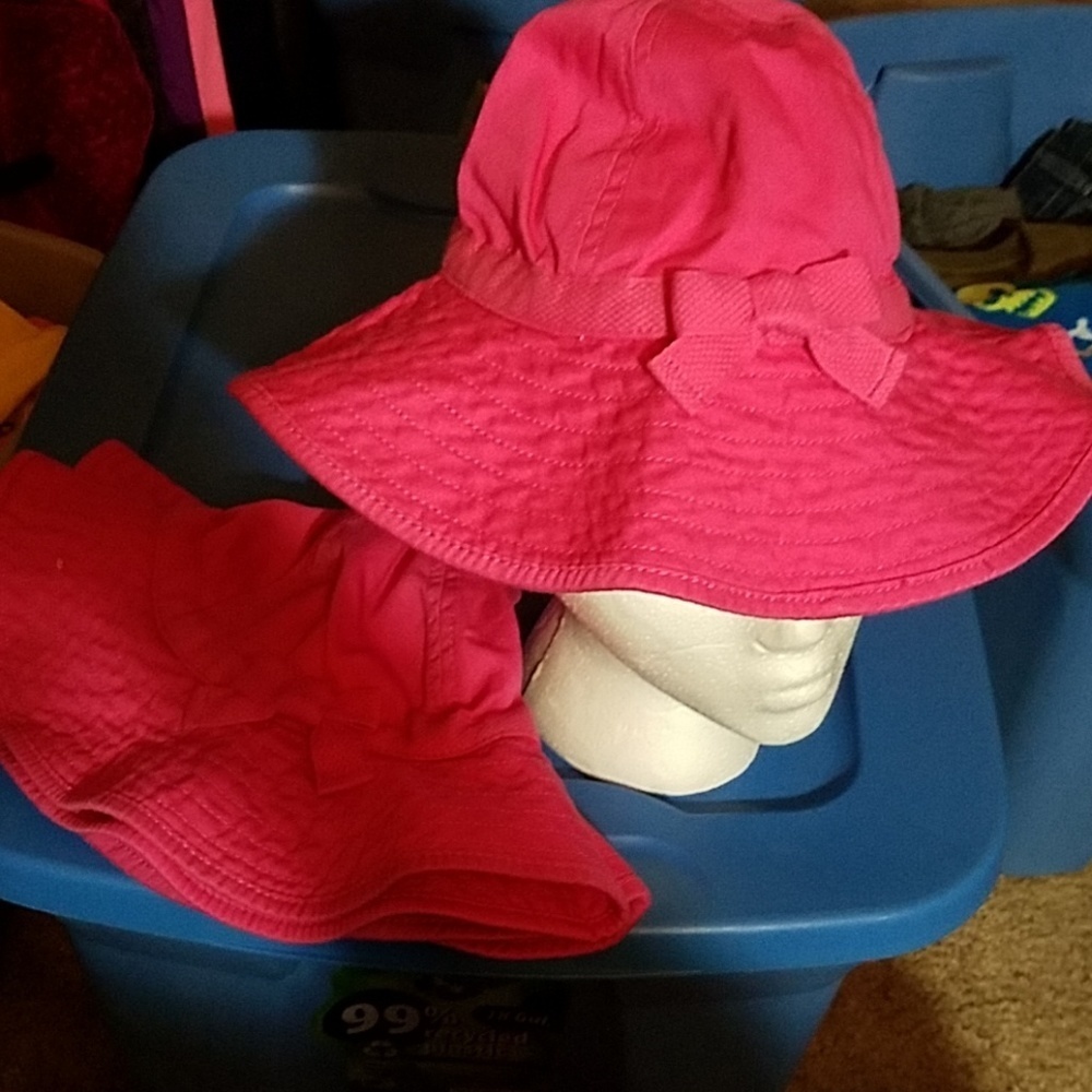 Old Navy Child Hat Chin Strap Bow